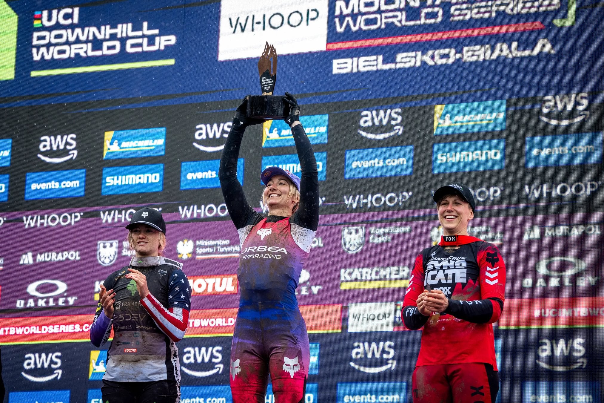tahnee seagrave takes gold at the uci downhill world cup poland