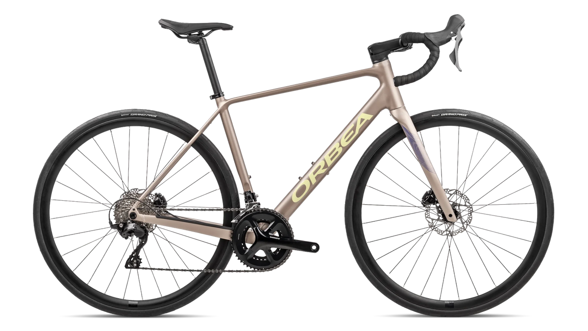 Orbea Avant H30 road bike in nickel colour