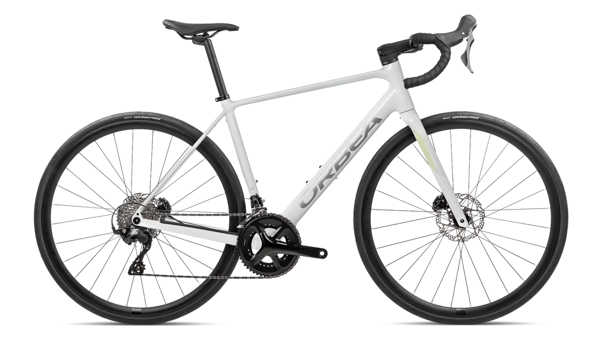 orbea avant h30 road bike in white with silver details