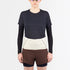 salomon pulse belt, trail running belt, cream white colour, model wearing running belt front 