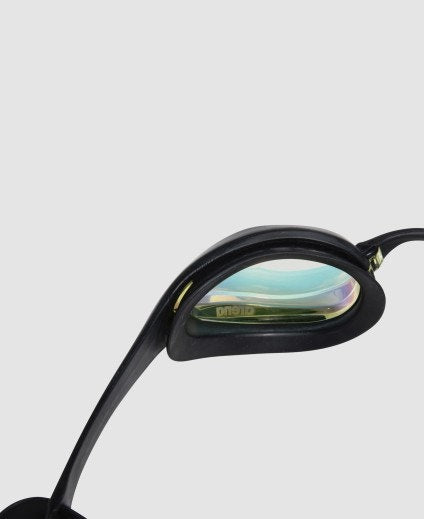 picture of arena cobra ultra swipe mirror goggle with the yellow copper lens and black frame. picture on a white background