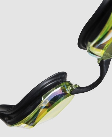 picture of arena cobra ultra swipe mirror goggle with the yellow copper lens and black frame. picture on a white background