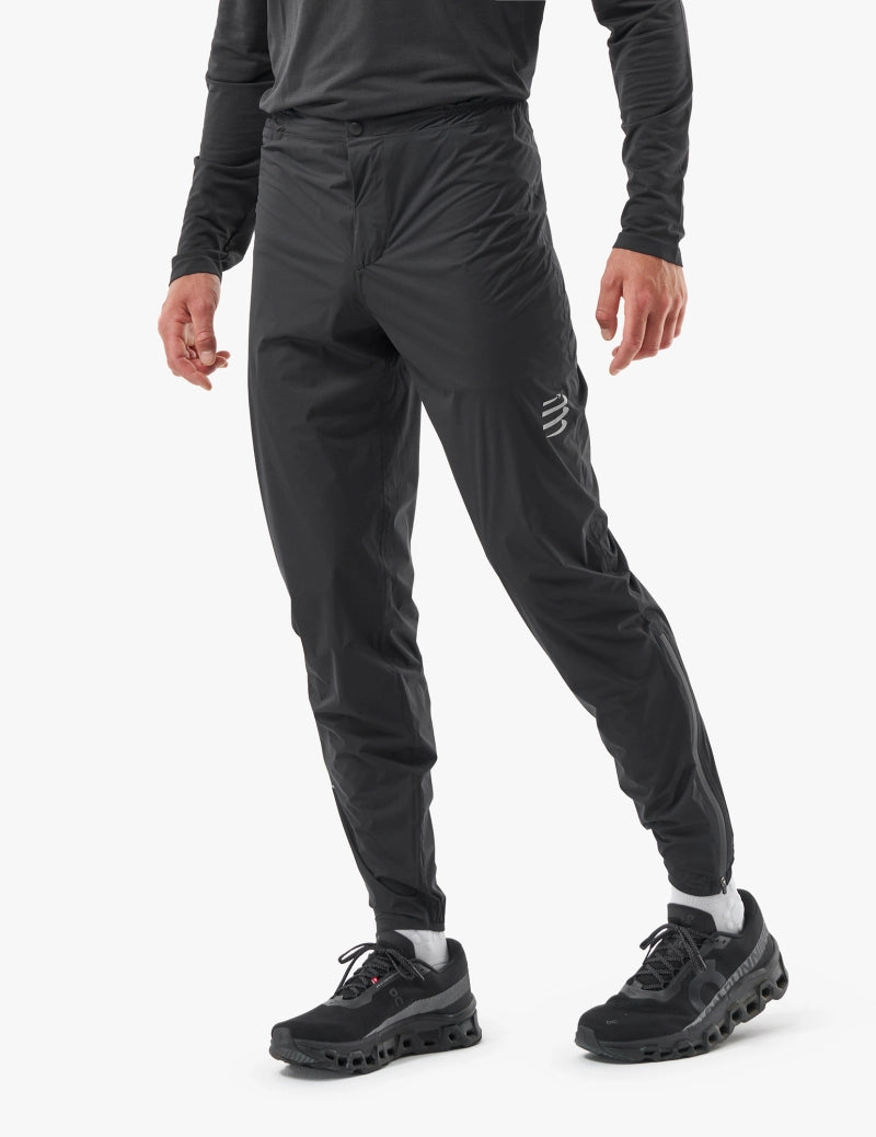 compressport hurricane pants 2.0, lightweight super breathable waterproof running pant, black colour, male model front view
