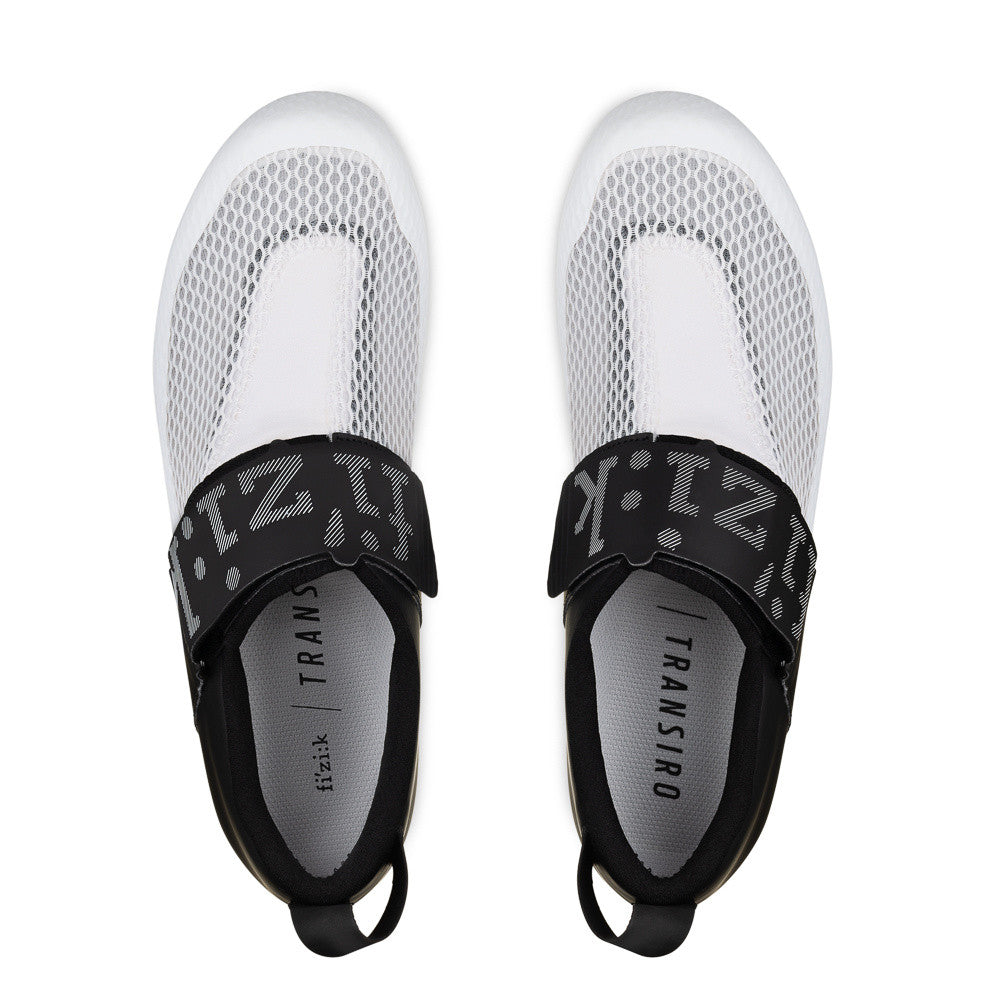 fizik transiro hydra cycling shoes, breathable triathlon fast transition cycling shoe, white with black heel and strap, top down of shoes