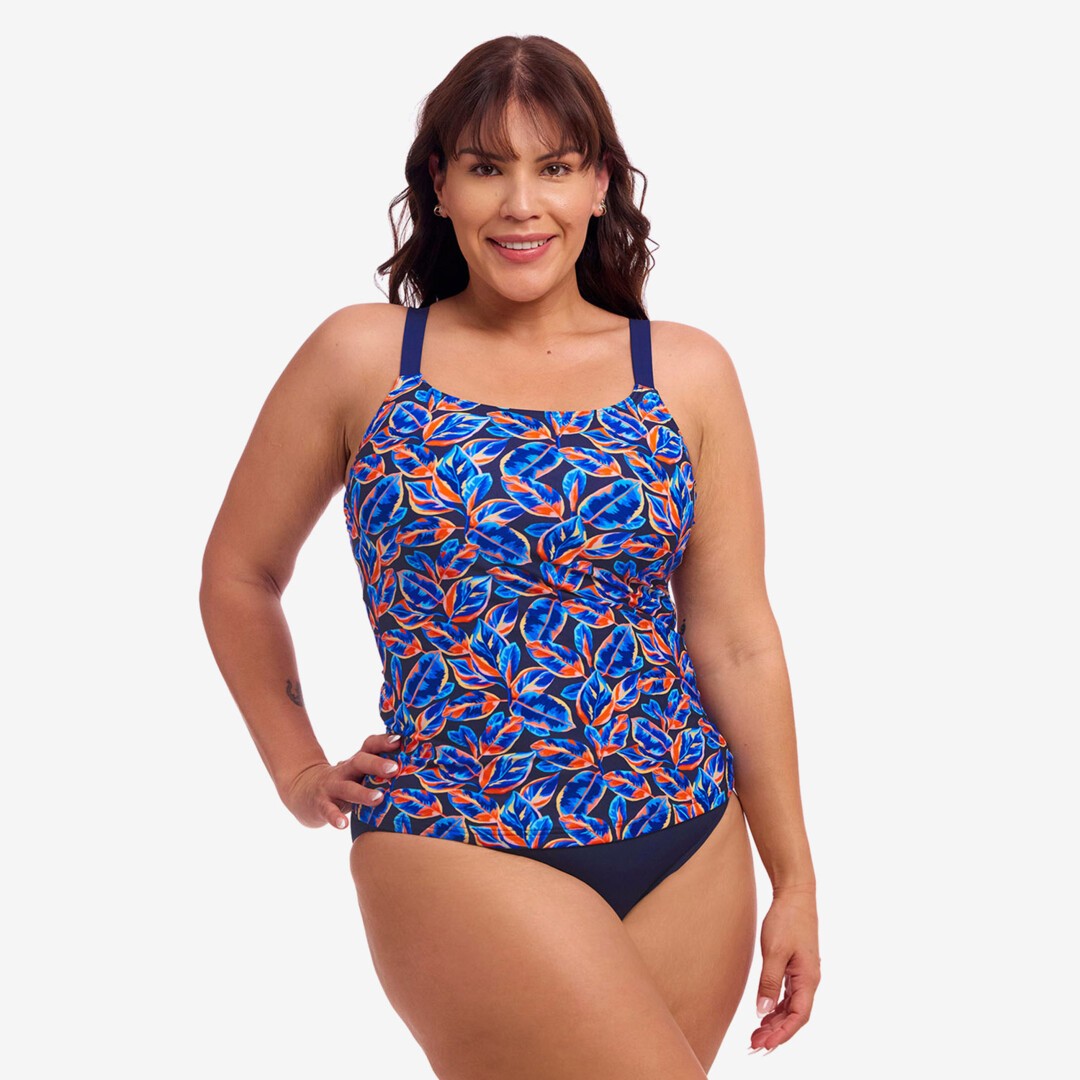 swim top, swim tankini, leaf blower