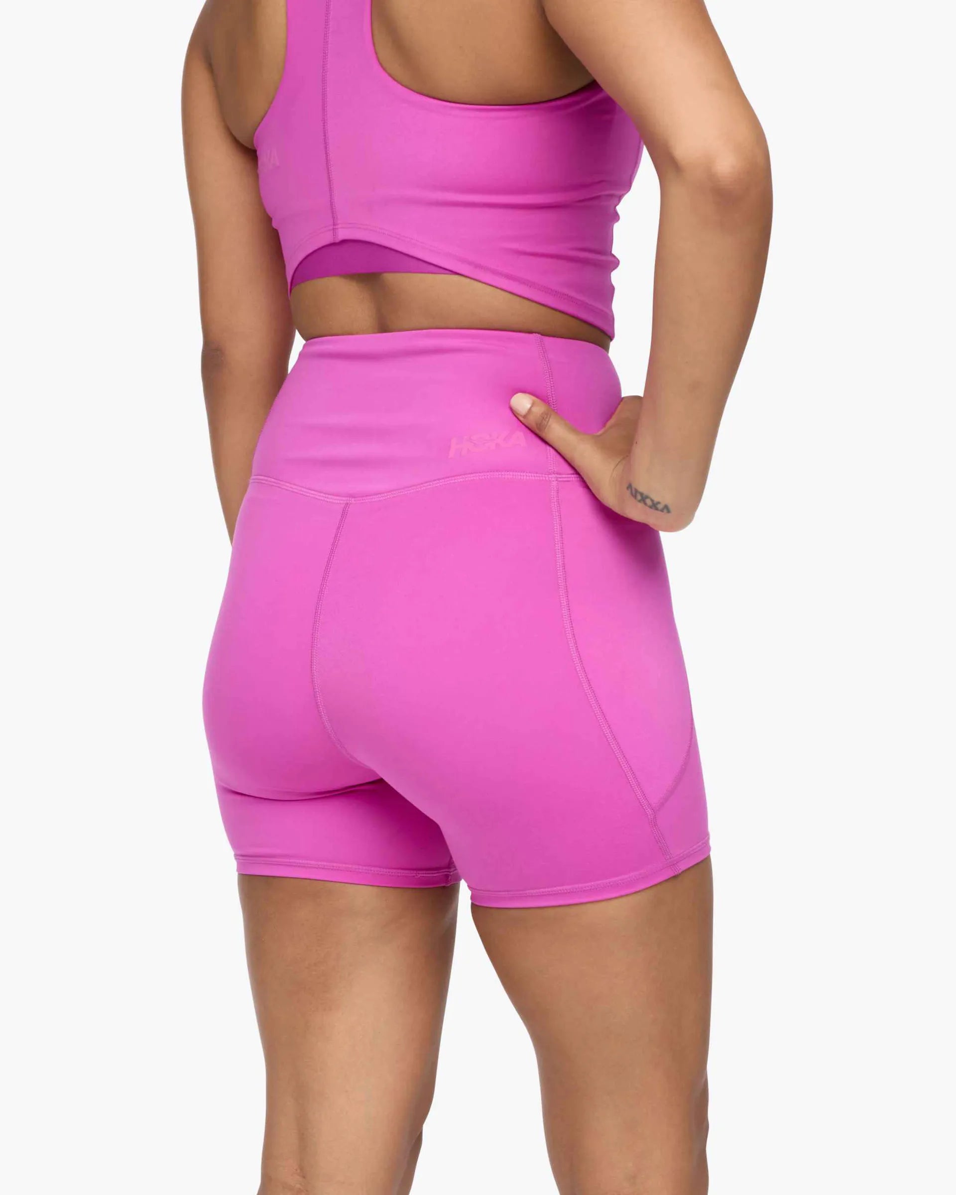 Hoka Women's Elaro 5 Inch Bike Short Colour Fuschia