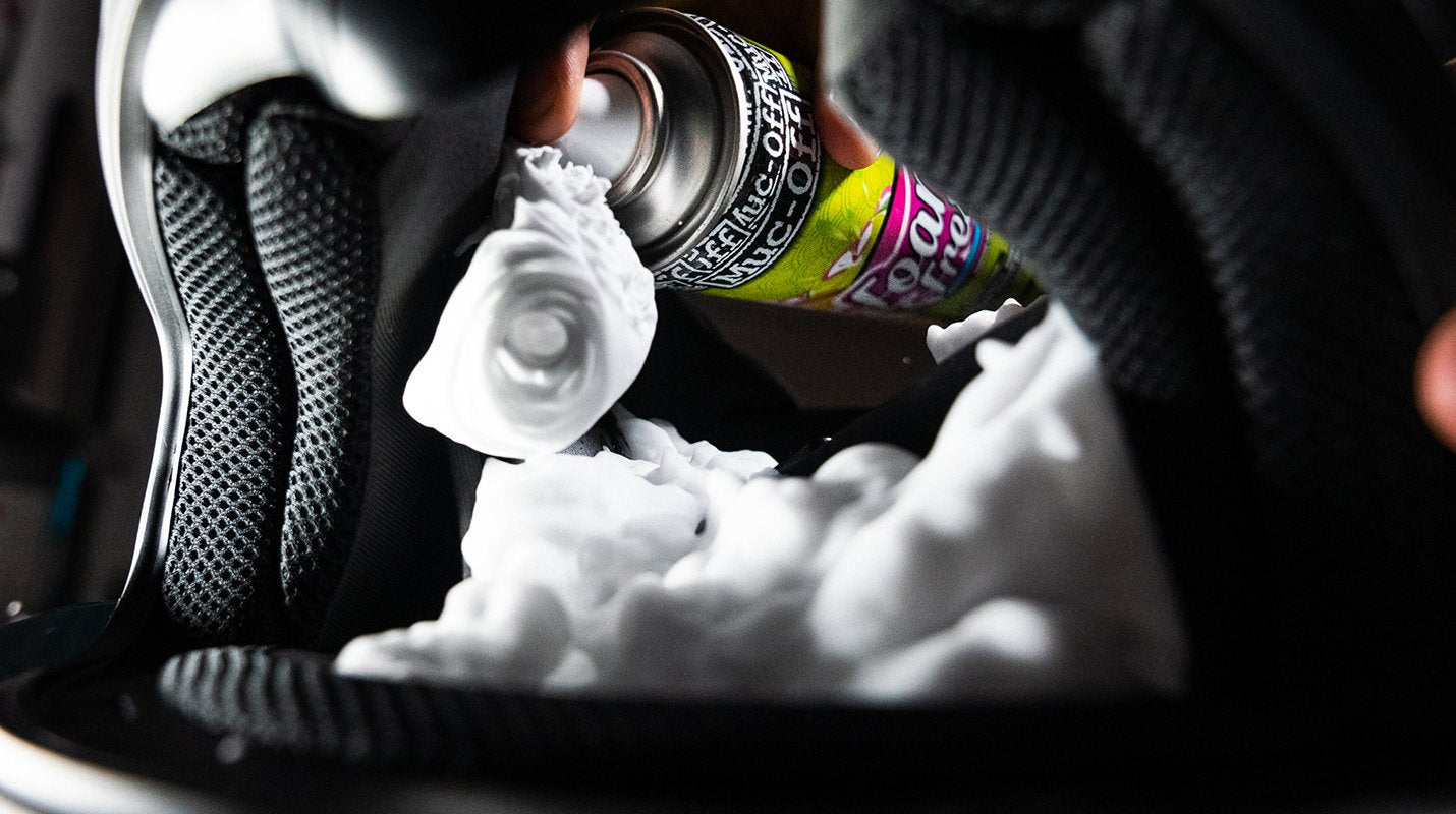 muc off foam fresh cleaning spray foam, can spraying foam into helmet 