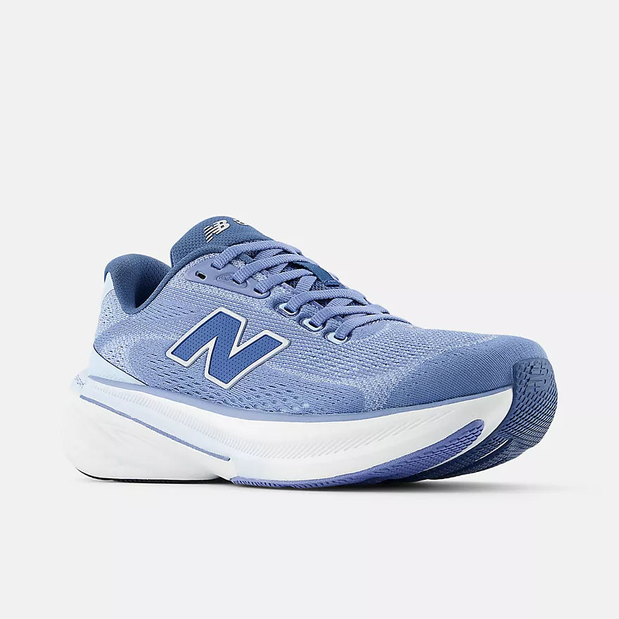 new balance fresh foam 860v15 comfortable lightweight supportive stability road running shoe for women, light blue with white sole, side profile of shoe on a white background
