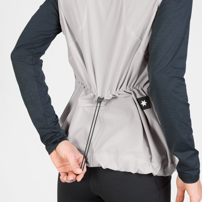 SAYSKY womens clean pace flex vest, lightweight, windproof zip-up running vest for women, grey colour with black SAYSKY logo, close up of back view of pull toggle feature