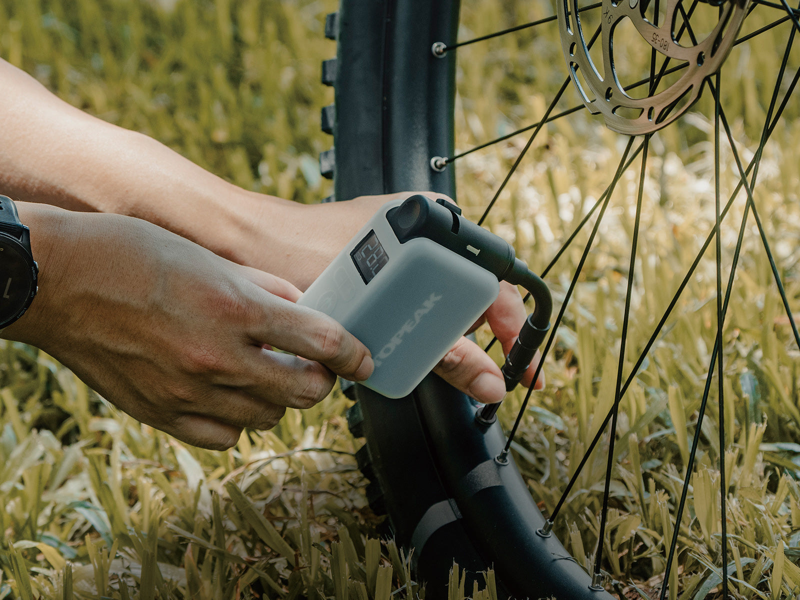 Topeak E-Booster Digital Pump